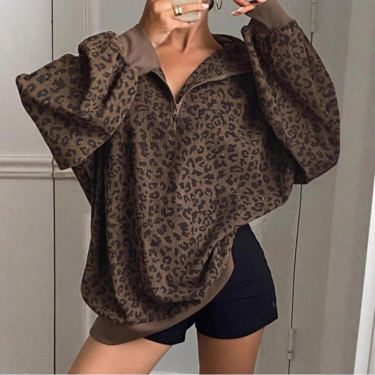 Amandine | Sweat Femme Oversize Léopard Côtelé Demi-Zip à Col